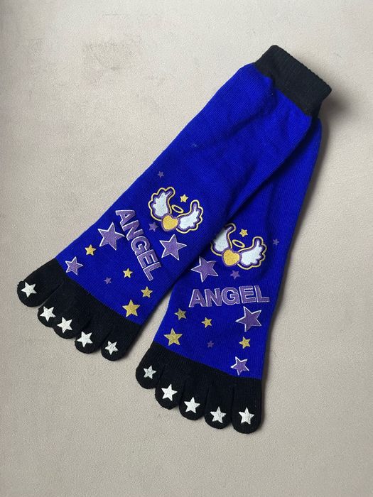 Skarpetki z palcami i podkolanówki