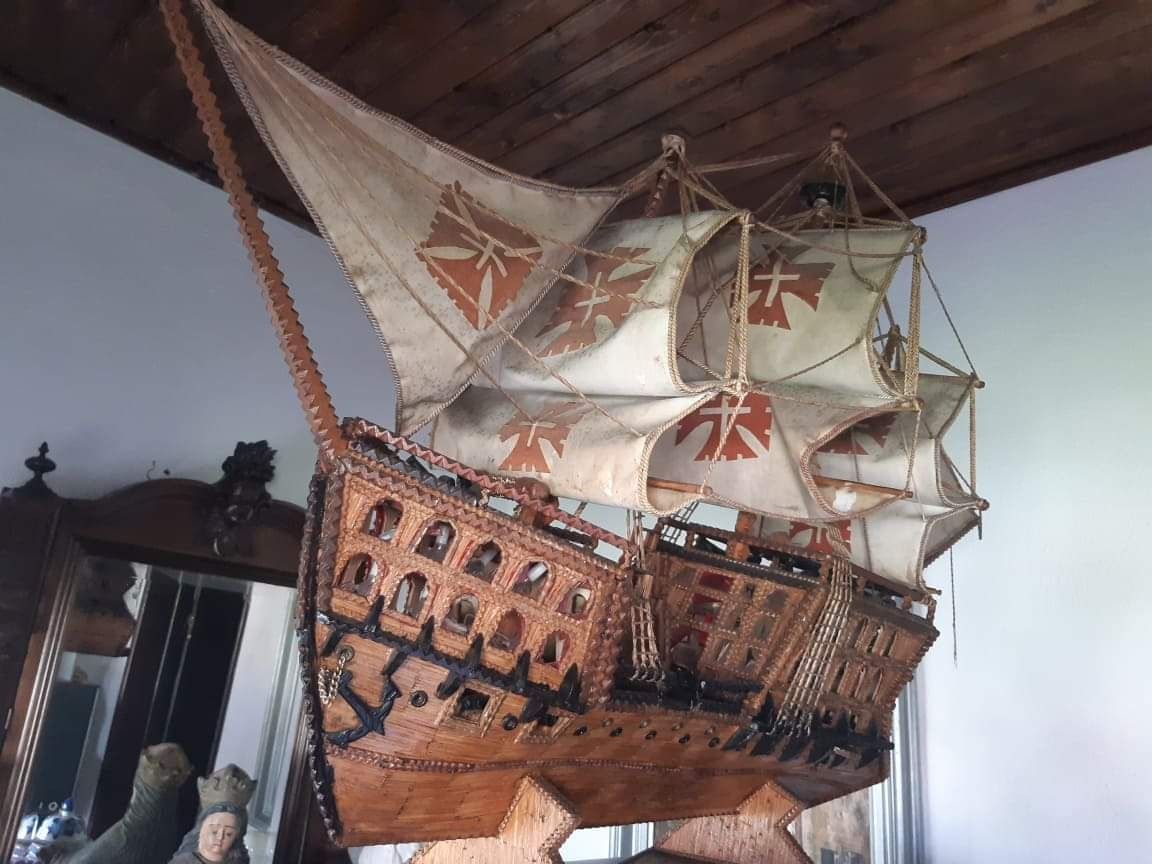 Barco feito de fósforos