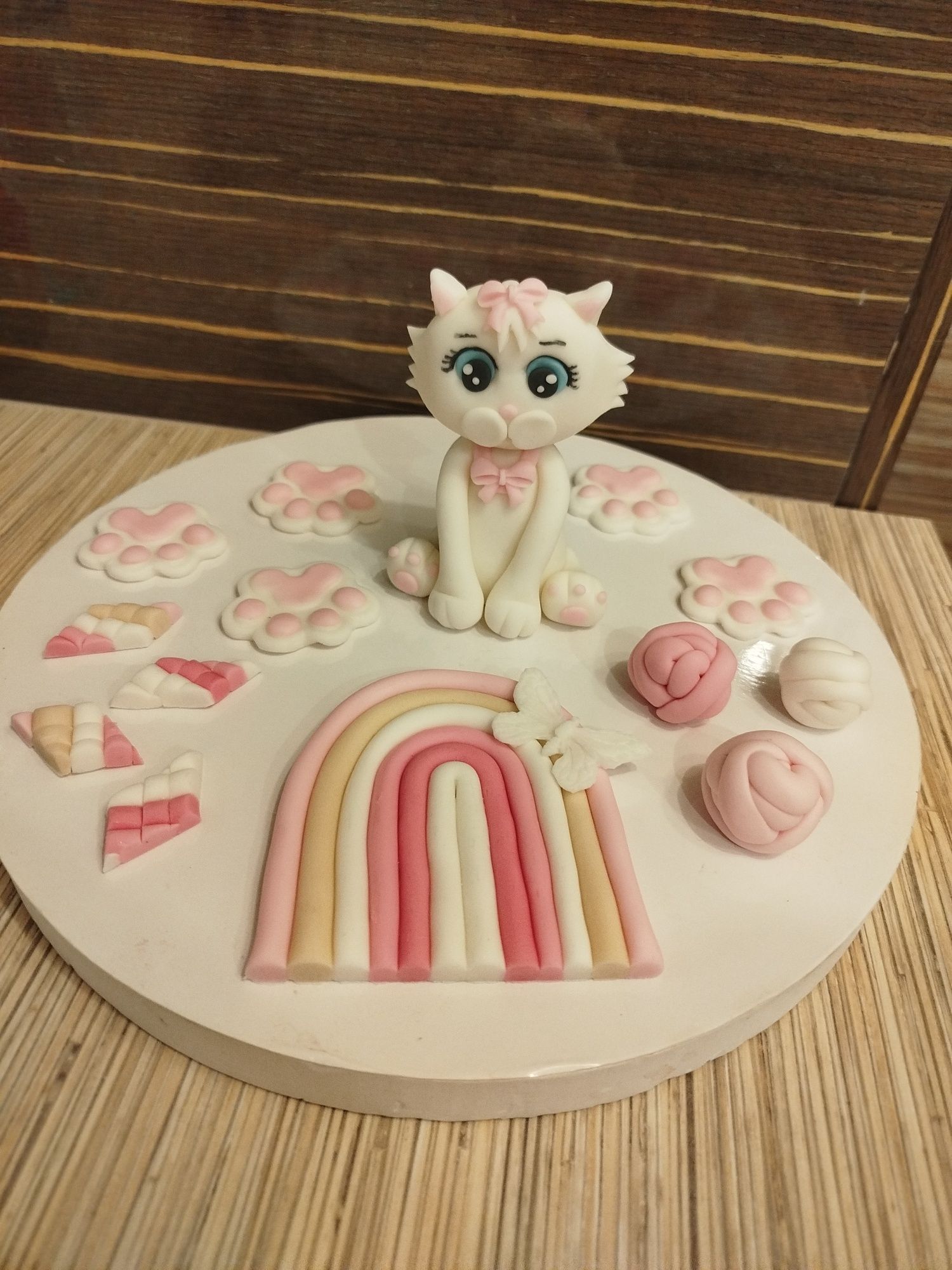 Figurka na tort  kotek dla dziewczynki