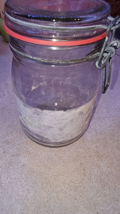 Używany Słoik z gumką