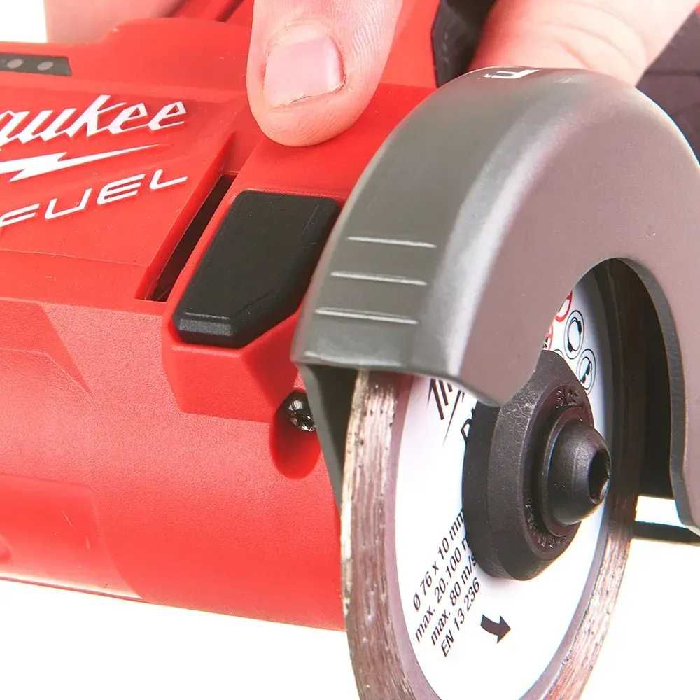 Шліфмашина універсальна відрізна акумуляторна MILWAUKEE M12 FCOT, 76мм