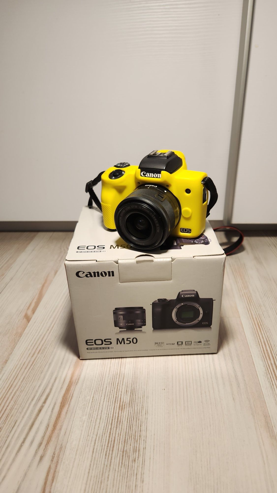 Продаю фотоапарат Canon EOS M50 Kit 15-45 IS STM