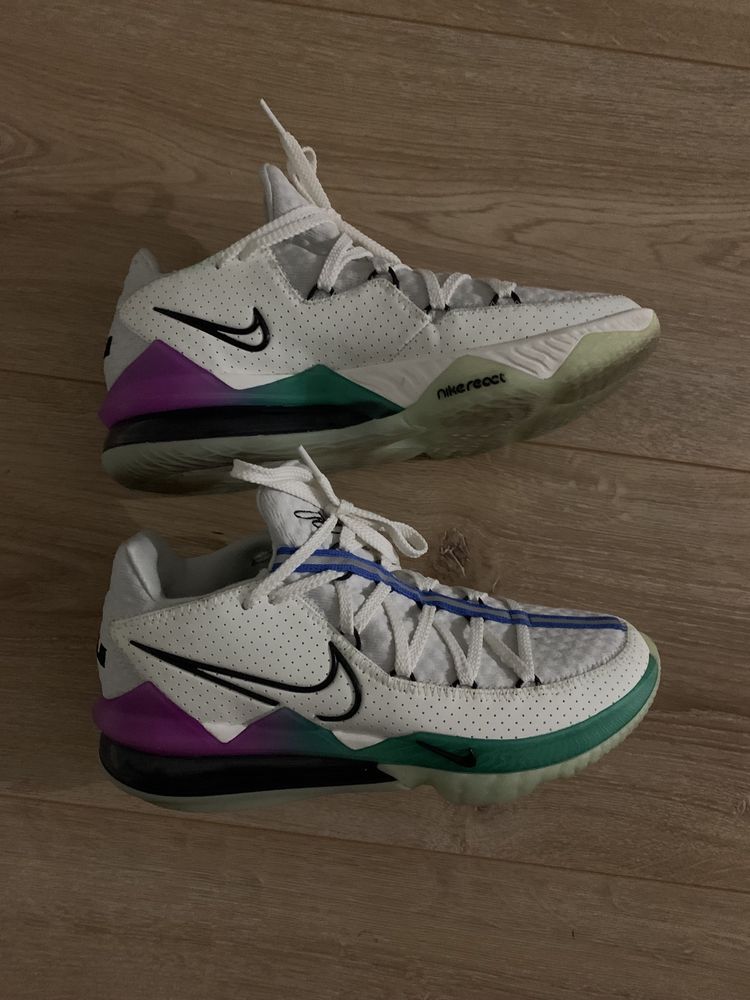 Кросівки для баскетболу nike Lebron XVII low glow in the dark white