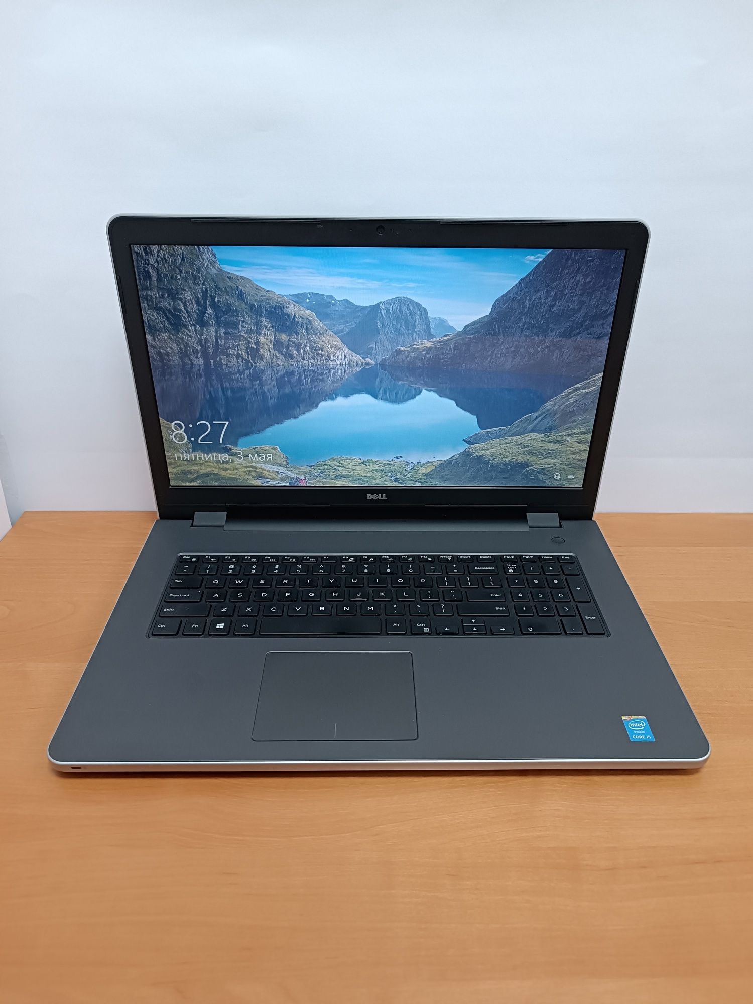 Ноутбук DELL 17.3" i5 5200u 8GB SSD 256GB Подсветка клавиатуры