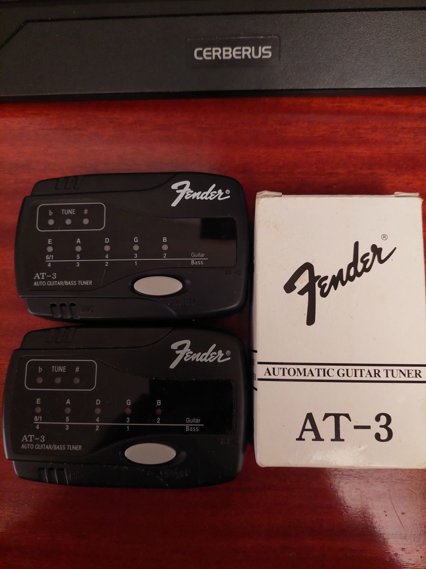 Afinadores Fender AT - 3 Tuner