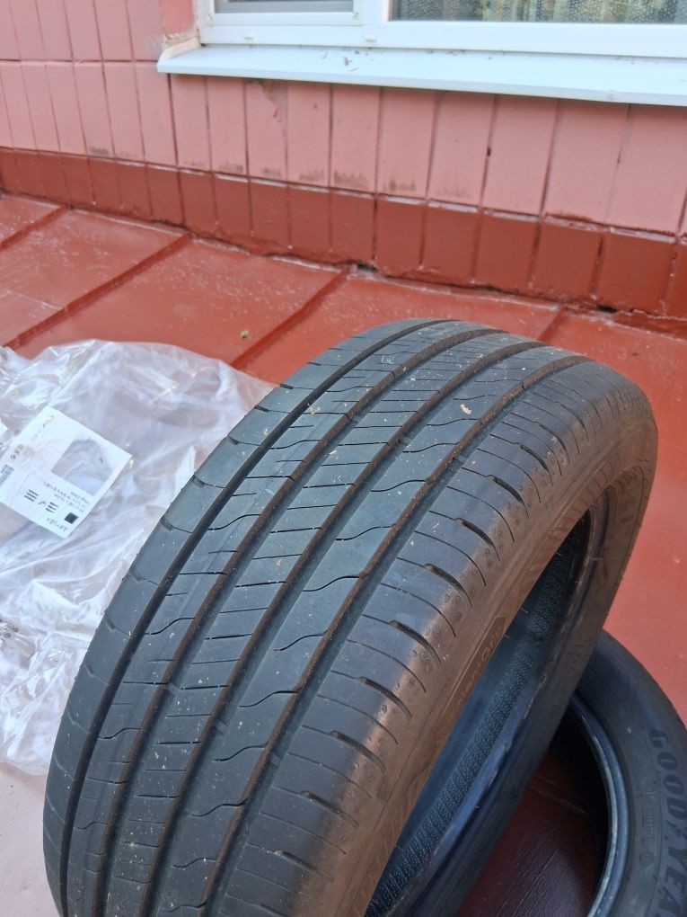 Покрышки  205/55  R16  Goodyera.  Летние.
