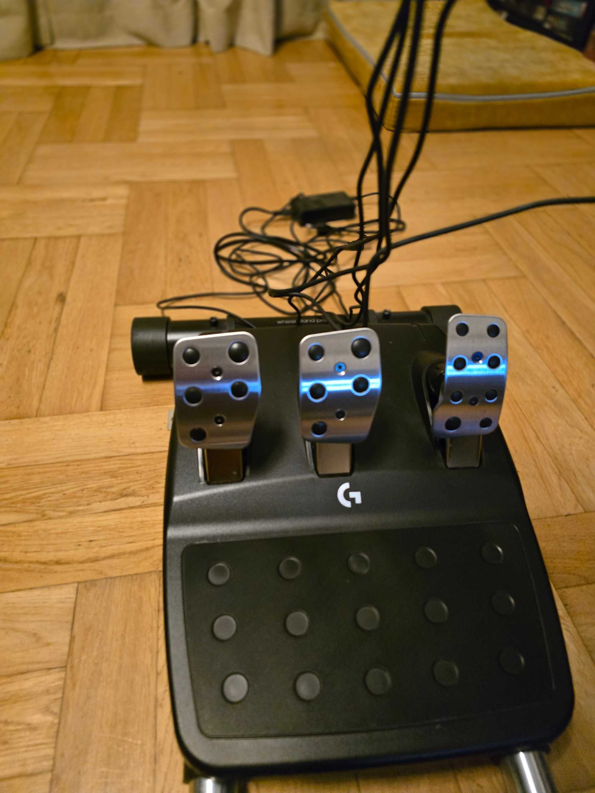 Logitech G923 SE Shifter Combo PS5/PS4/PC + Wheel Stand Pro Deluxe V2