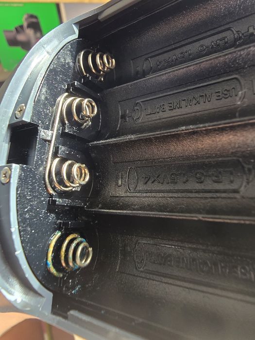 Fujifilm Instax 210 não liga