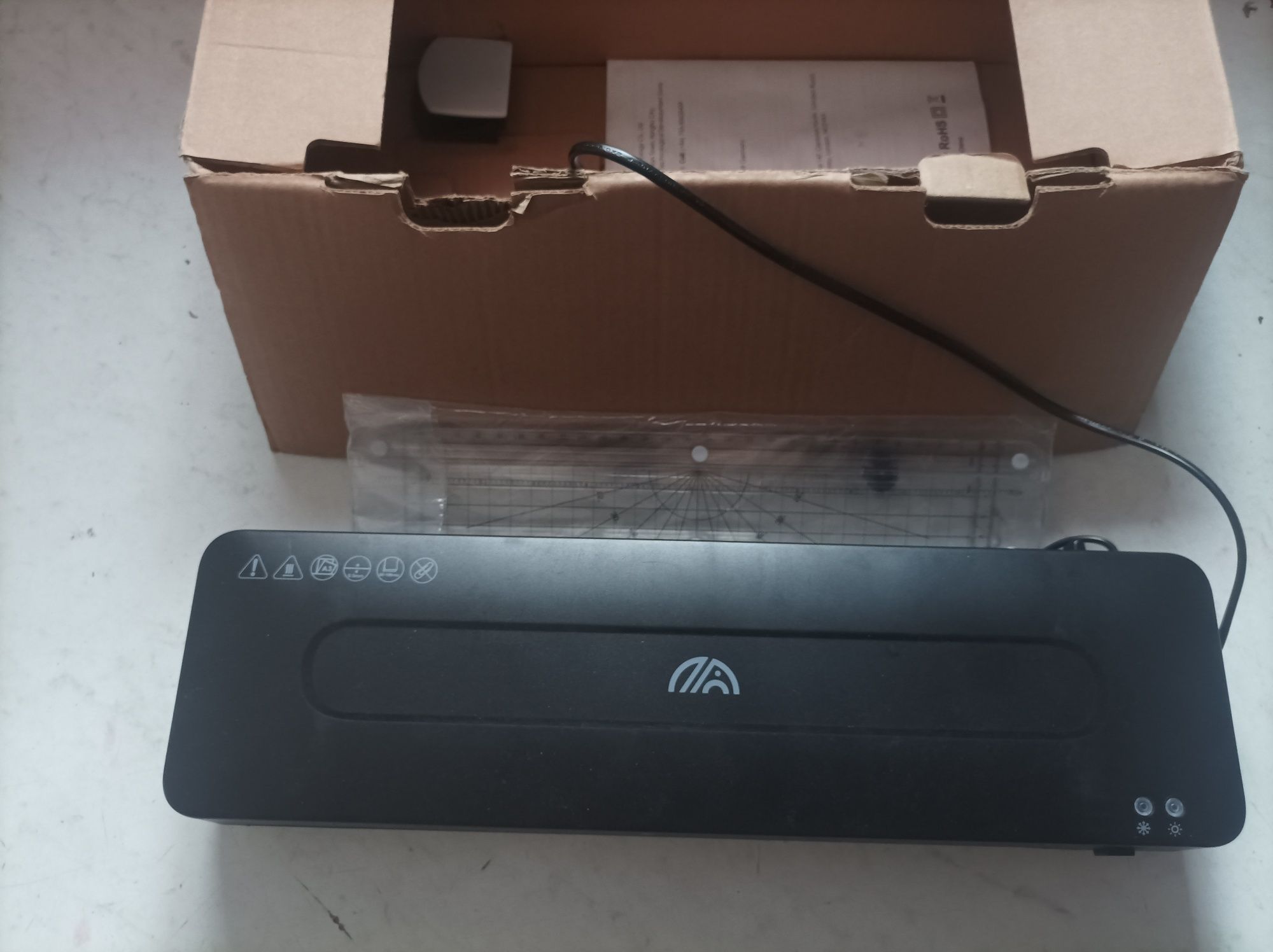 laminator  . . .