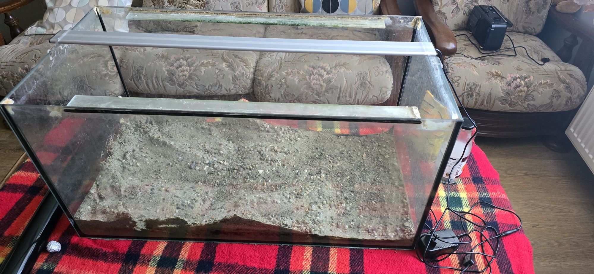 Sprzedam Akwarium 112l z oświetleniem