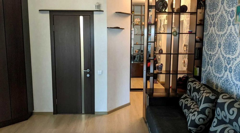 ПРОДАМ простору 2-кімнатну квартиру в ЖК " Сім самураїв" на Слобідці