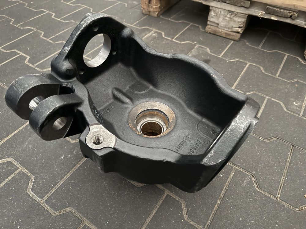 Zwrotnica New Holland T7040, T7050, T7060, T7030 lewa nowa oryginał