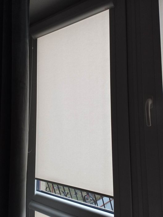 Rolety jasne biało kremowy kolor 7 sztuk