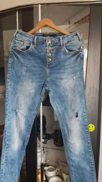 Spodnie z rozdarciami, jeansy, rozmiar 40