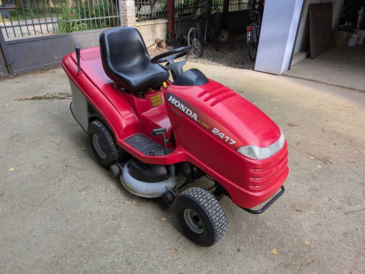 Kosiarka traktorek Honda 2417