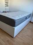 Cama de 1 m x 2 m , com gaveta e dois colchoes