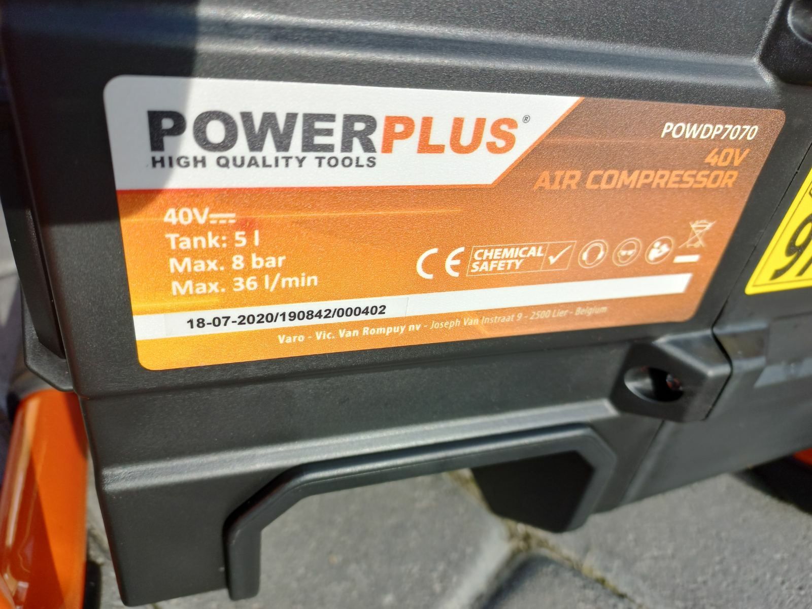 Потужний Акумуляторний Компресор з ресивером 40в powerplus powdp7070