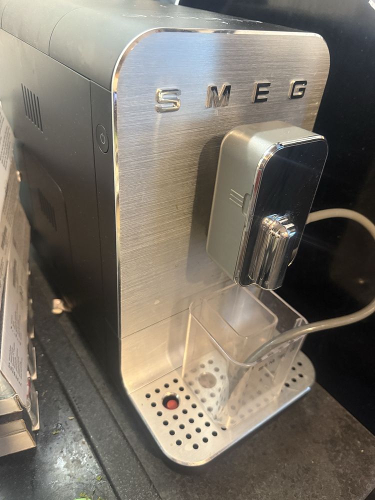 Ekspres automatyczny Smeg