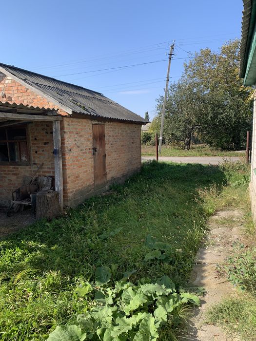 Продам хату в м. Глобино.