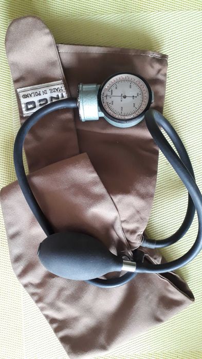 Sprzedam kolekcjonerski ciśnieniomierz tętniczy  z okresu PRL.