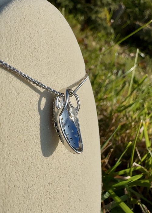 Золотой кулон с бриллиантами и сапфирами 585 пробы