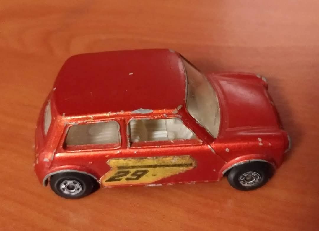 Miniatura antiga - Racing Mini - Matchbox Superfast