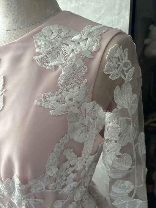 Сукня на весілля, випускний, день народження