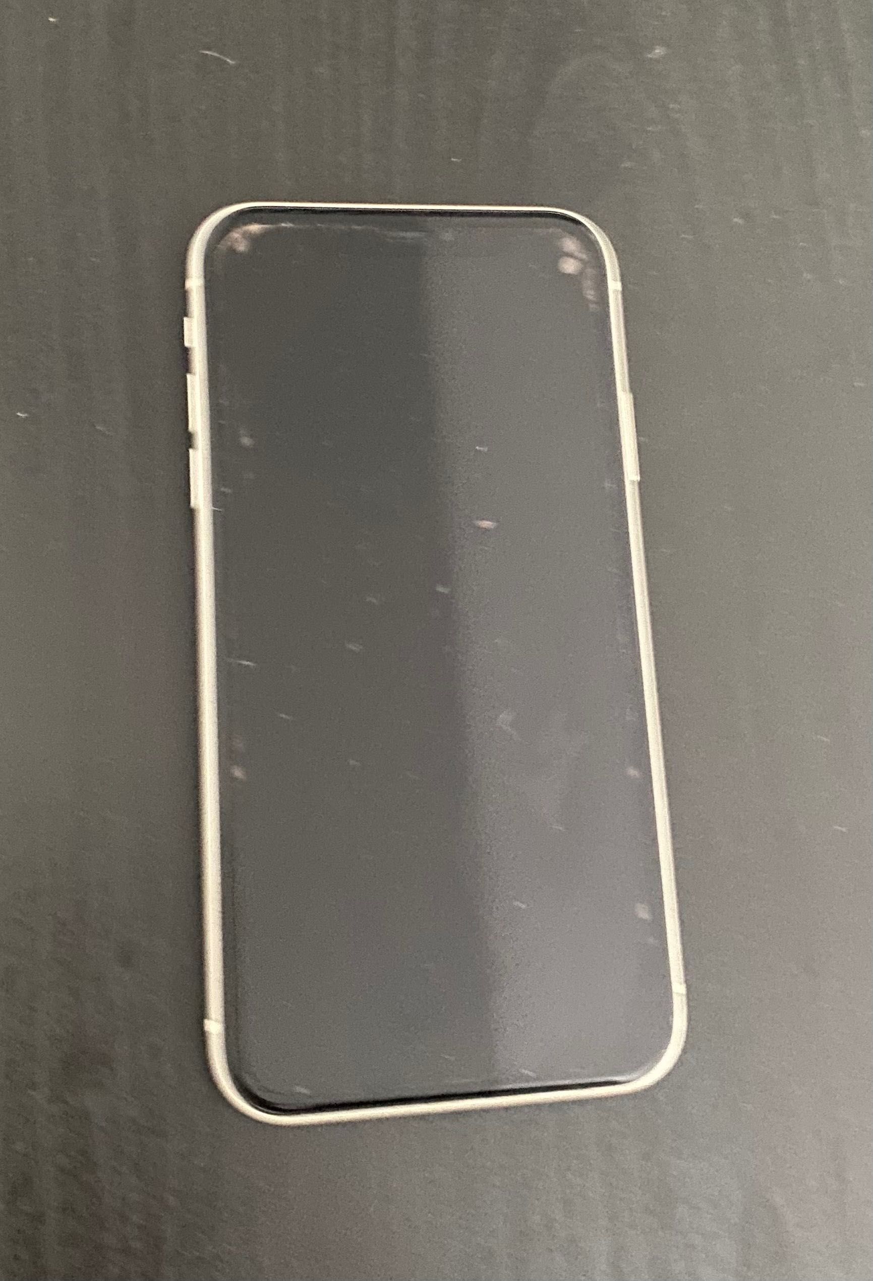 iPhone 11 biały, nie zniszczony