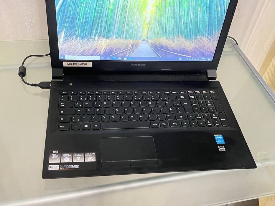 Ноутбук Lenovo Intel Core i3-4030U / 4 ГБ / 111 ГБ HDD