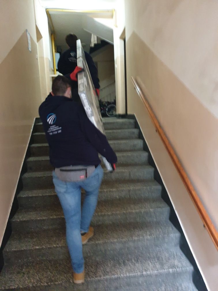 Tanio przewóz mebli od 100zl/h przeprowadzki wnoszene  auto z windą
