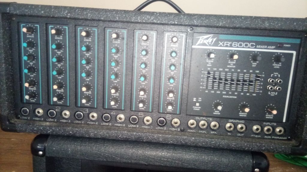 Amplificador a Válvulas Peavey XR 600C