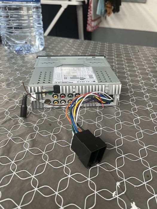 Radio caliber com televisor