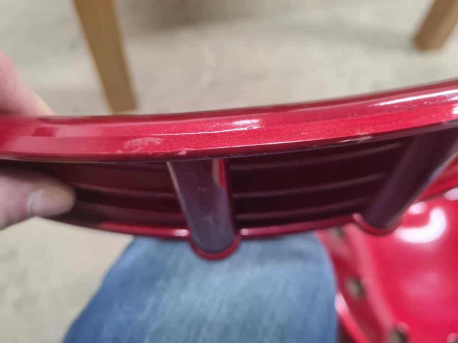 Krzesło biurowe z siedziskiem typu traktor