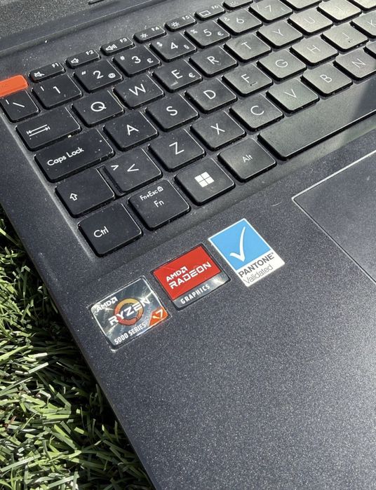 Asus Vivobook S15 OLED