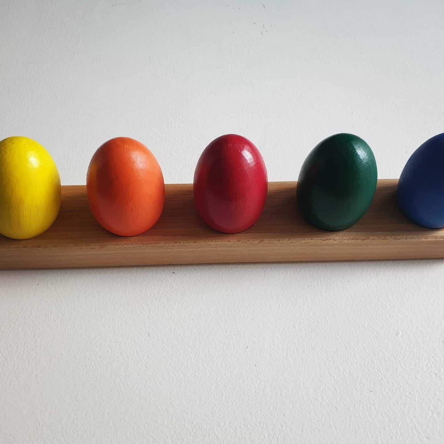 układanka lewopółkulowa drewniana Montessori - jajka w podstawie