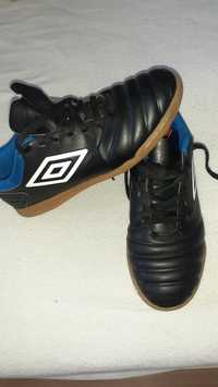 Halówki umbro  r.38.5