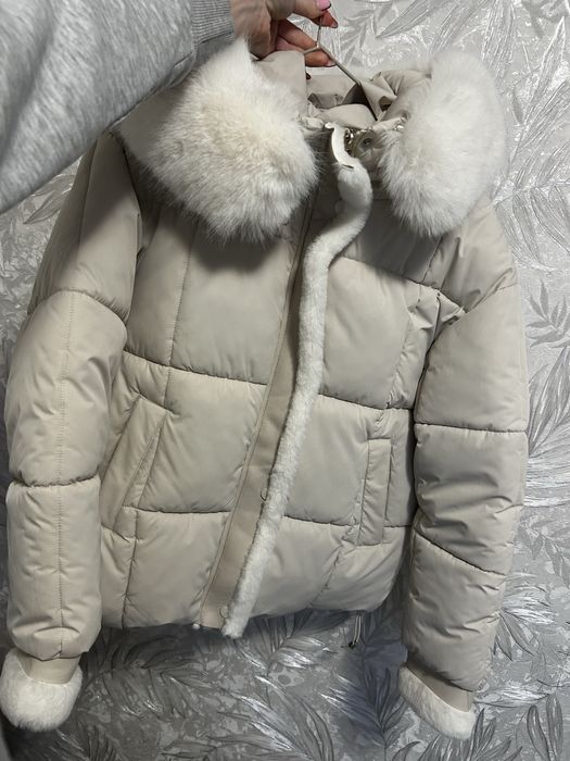 Продам жіночу зимню курточку в ідеальному стані