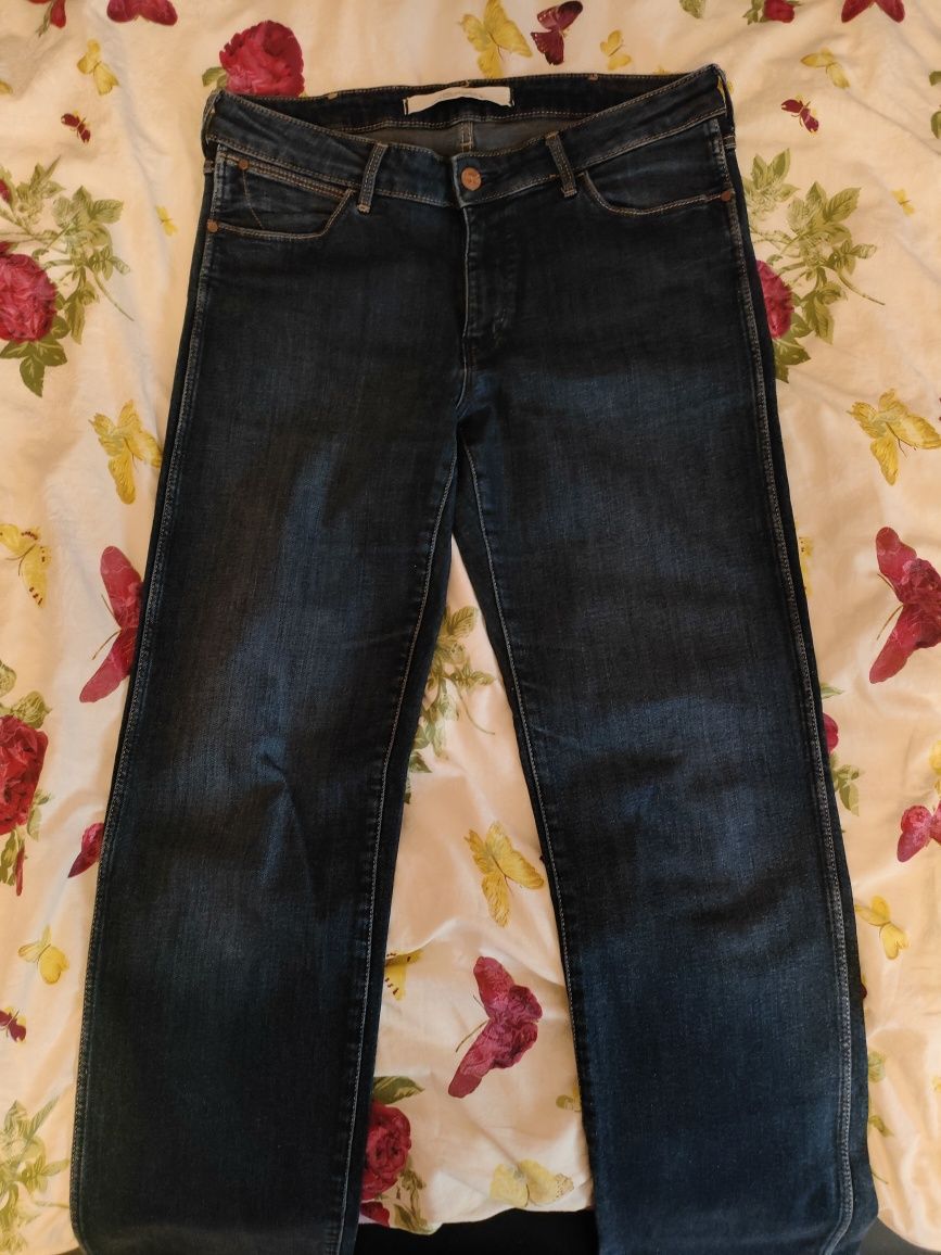 Damskie spodnie jeansowe firmy Wrangler