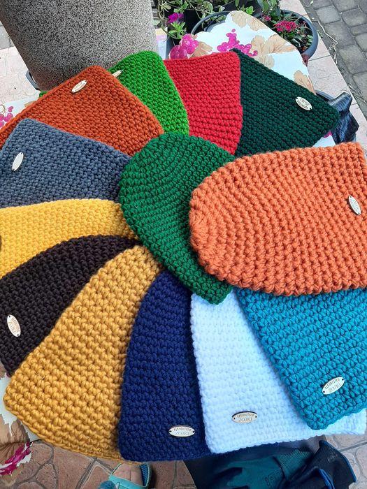 Czapki  z wełny i merynosów