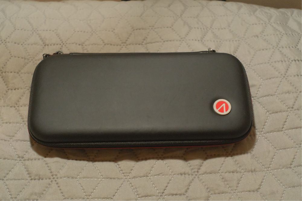 Nintendo Switch Lite + Sd card 64gb + Case