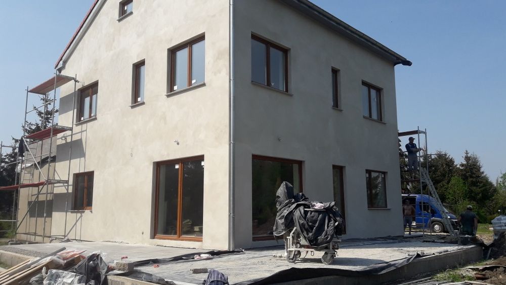 Tynki maszynowe cementowo-wapienne