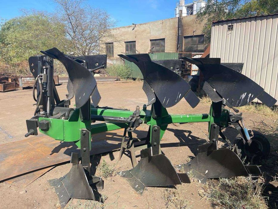 Плуг НАУКА 3-40 оборотний