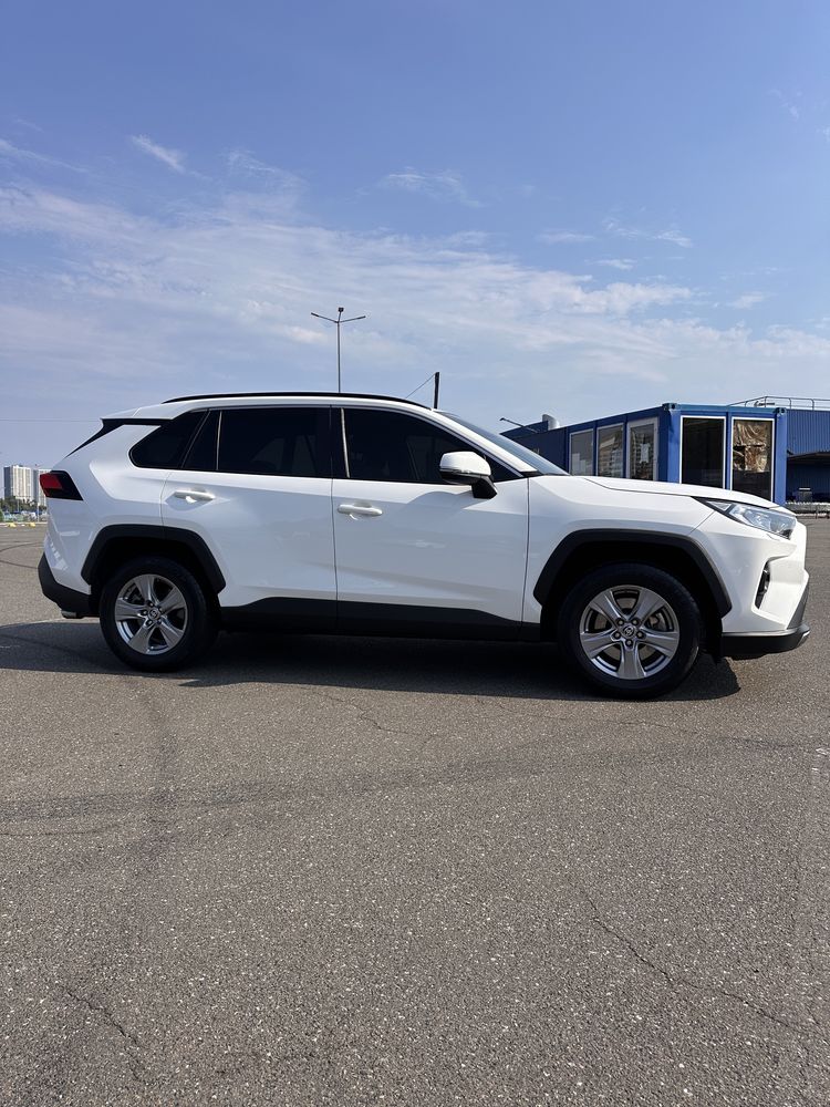 Toyota Rav4 2022 офійійна, на гарантіі