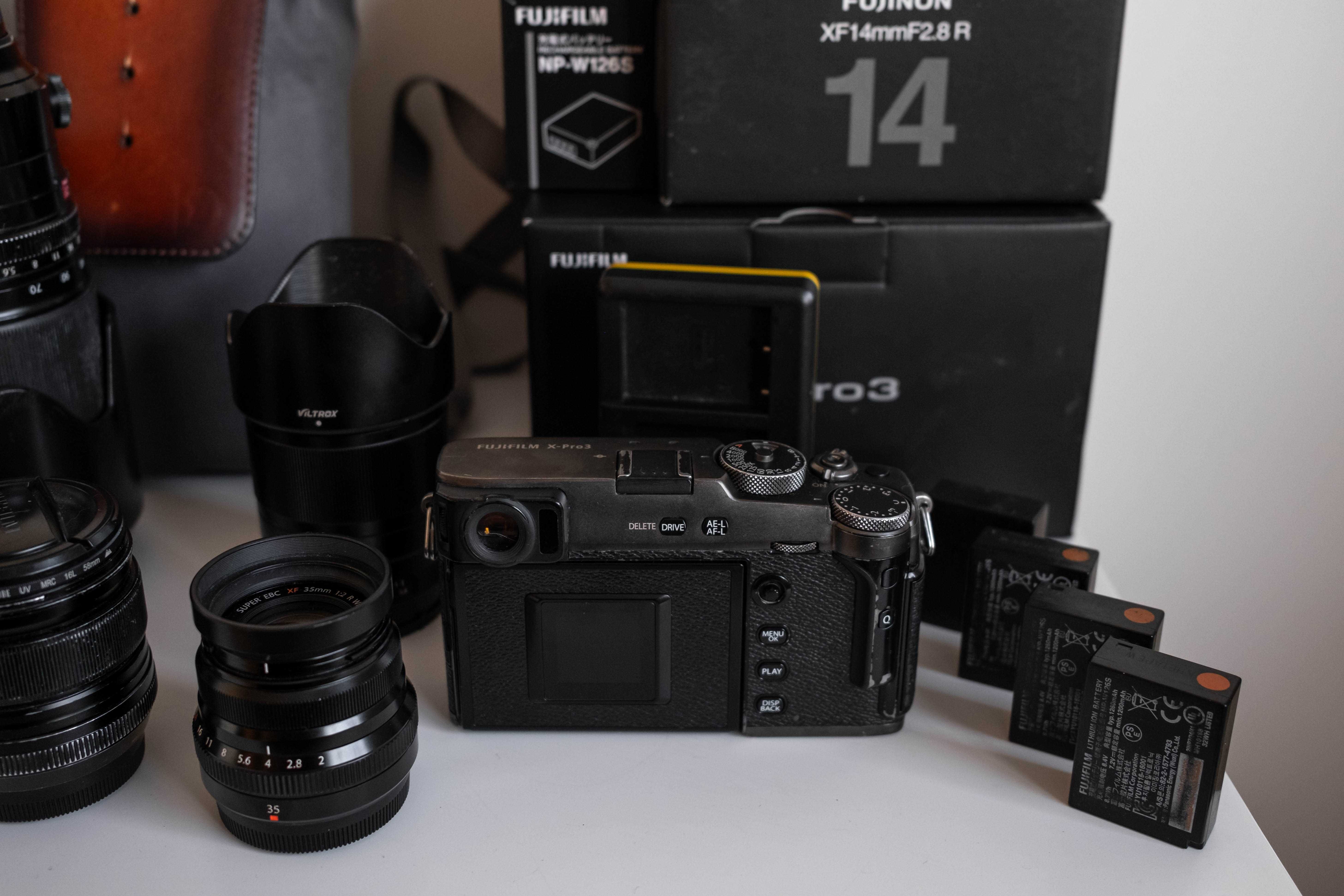 Câmara Fuji X-Pro 3 DuraTech Titanium Silver + 4 baterias + Carregador