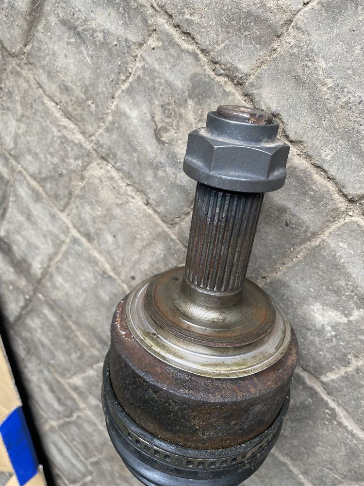 Honda accord 7 03-08 ліва Полуось 2.4