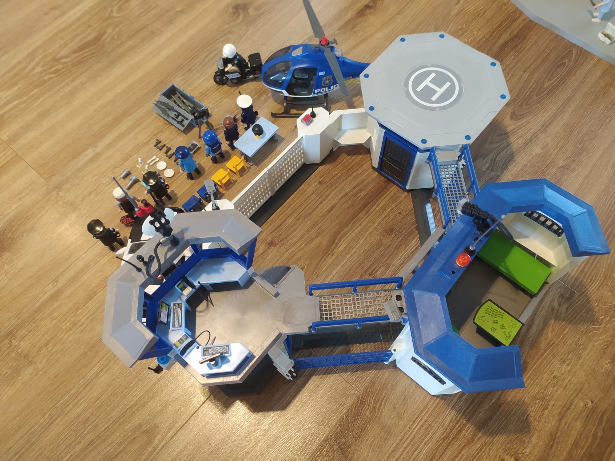 Duży zestaw Komisariat policji helikopter radiowóz motor Playmobil