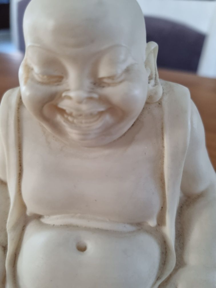 Śmiejący się Buddha figurka