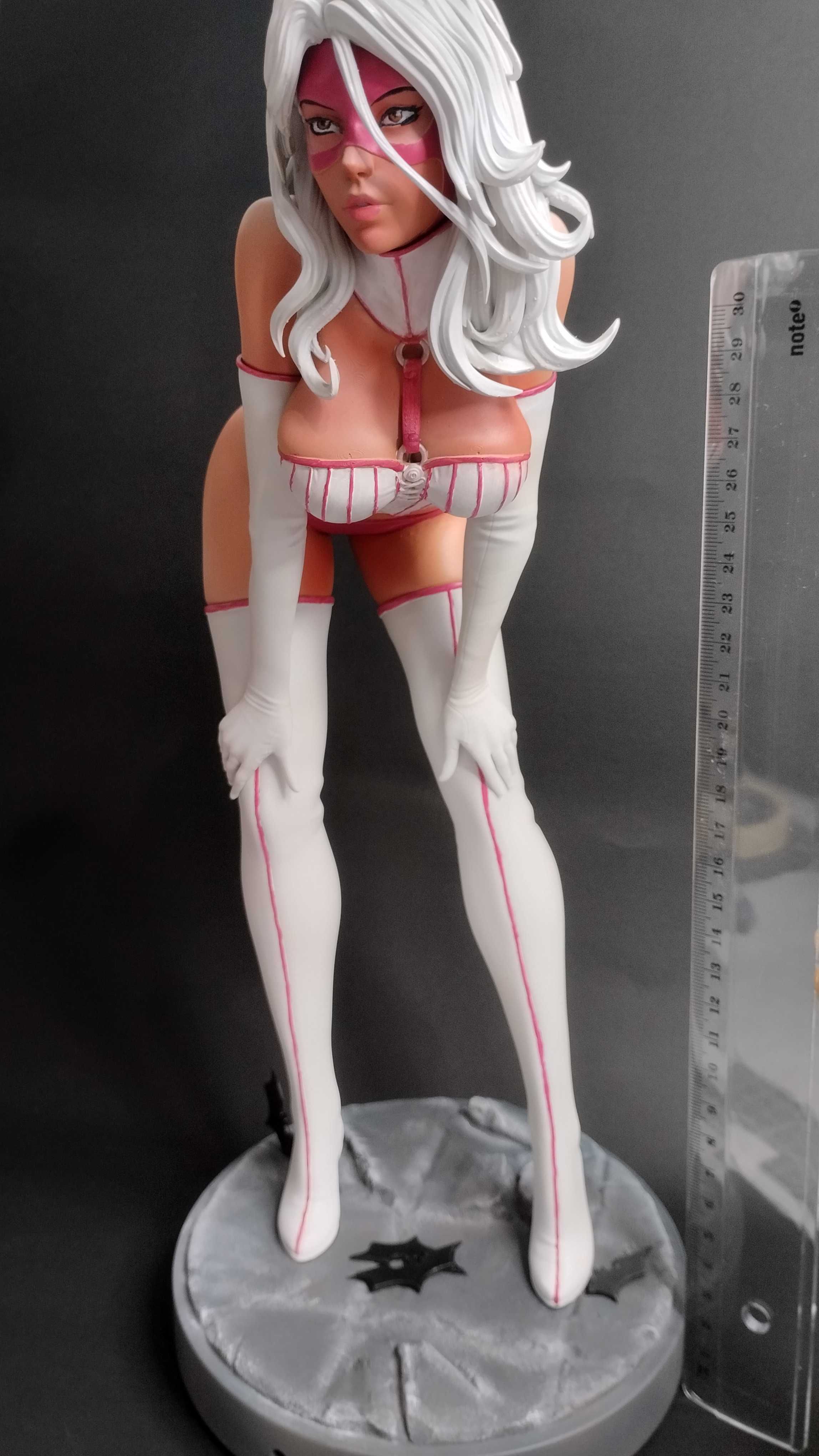 Figure White Habbit