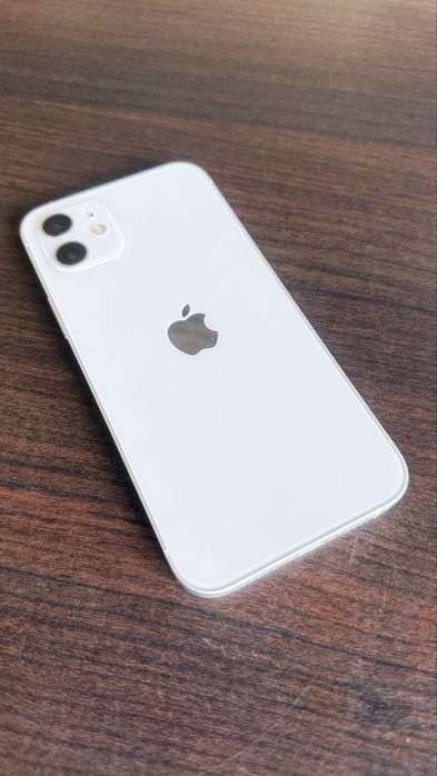 iPhone 12 64G w swietnym stanie w kolorze bialym