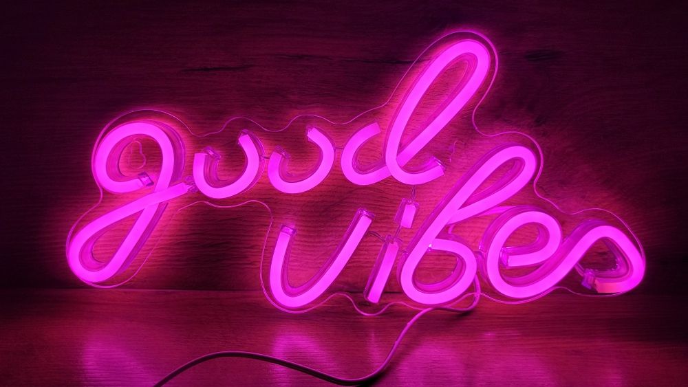 Lampa neonowa LED Actis Neon Vibes – ozdoba z pozytywnym klimatem